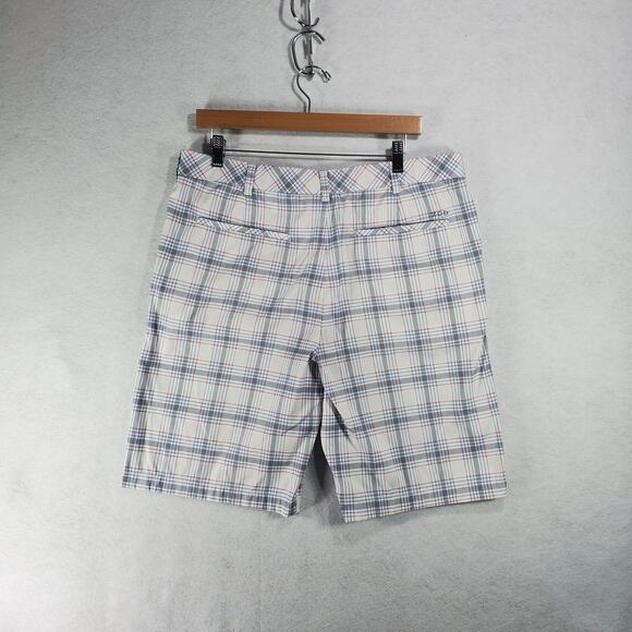 IZOD GOLF Casual Plaid Chino Men's Shorts Size 36 - Picture 3 of 9